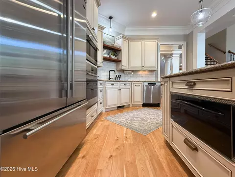Kitchen - 820 Grandview Dr, Hampstead, NC 28443 photo 12 of 14