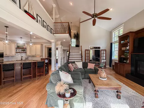 Living - 820 Grandview Dr, Hampstead, NC 28443 photo 3 of 4