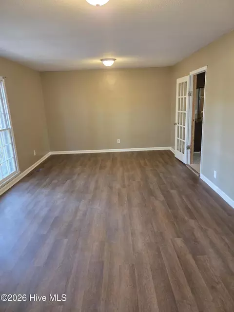 Living - 802 Eagle Rd, Kinston, NC 28501 photo 1 of 2