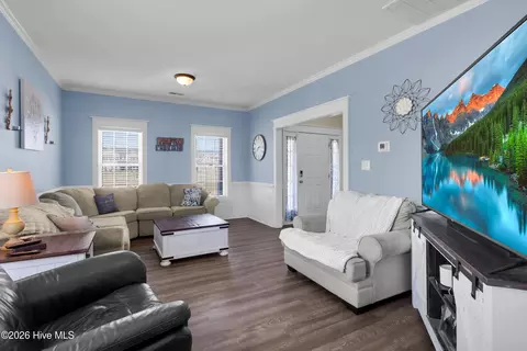 Living - 210 Dorovan Ct, Hubert, NC 28539 photo 1 of 1