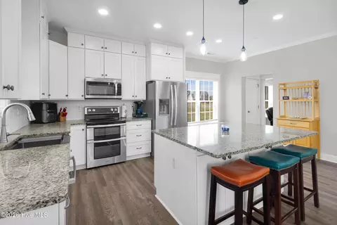 Kitchen - 210 Dorovan Ct, Hubert, NC 28539 photo 2 of 2