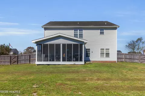Exterior - 210 Dorovan Ct, Hubert, NC 28539 photo 2 of 3