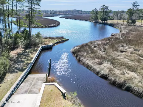 View/Area - 210 Dorovan Ct, Hubert, NC 28539 photo 9 of 10