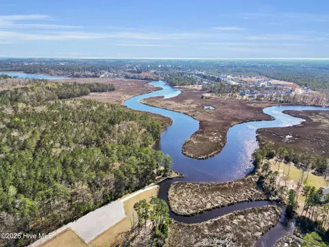 View/Area - 210 Dorovan Ct, Hubert, NC 28539 photo 8 of 10