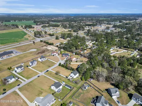 View/Area - 210 Dorovan Ct, Hubert, NC 28539 photo 6 of 10