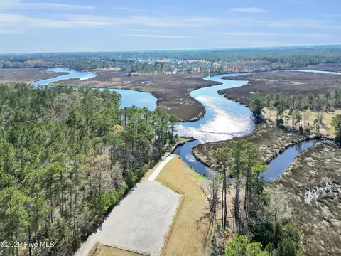 View/Area - 210 Dorovan Ct, Hubert, NC 28539 photo 7 of 10