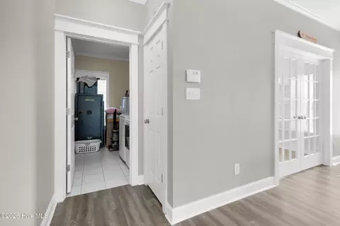 Entry Way - 210 Dorovan Ct, Hubert, NC 28539 photo 3 of 4