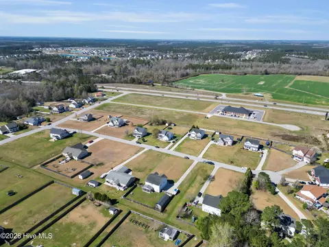 View/Area - 210 Dorovan Ct, Hubert, NC 28539 photo 5 of 10