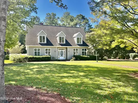 501 Montrose Ln, Laurinburg, NC 28352