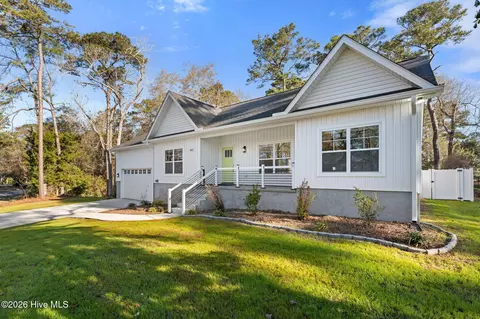3150 River Hills Dr SW, Shallotte, NC 28470