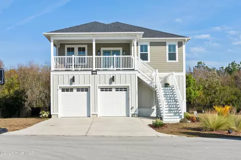 607 Trawler Pl, Newport, NC 28570