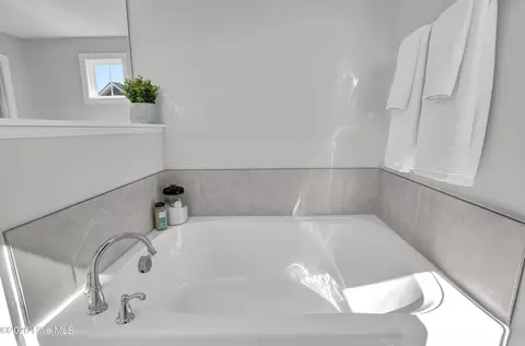 Bath - 59 E Weatherbee Way, Hampstead, NC 28443 photo 4 of 5