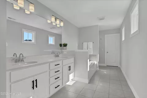 Bath - 59 E Weatherbee Way, Hampstead, NC 28443 photo 3 of 5