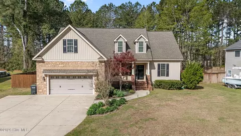 208 Easterly Dr, New Bern, NC 28560