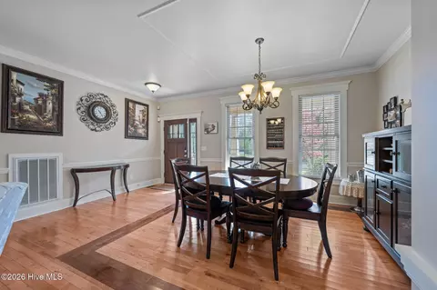 Dining - 208 Easterly Dr, New Bern, NC 28560 photo 2 of 3