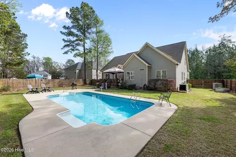 Exterior - 208 Easterly Dr, New Bern, NC 28560 photo 2 of 6