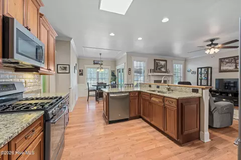 Kitchen - 208 Easterly Dr, New Bern, NC 28560 photo 3 of 5