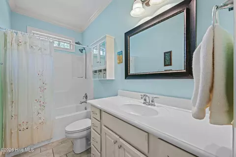 Bath - 208 Easterly Dr, New Bern, NC 28560 photo 4 of 6