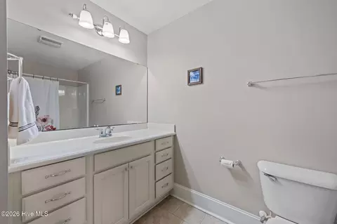 Bath - 208 Easterly Dr, New Bern, NC 28560 photo 5 of 6