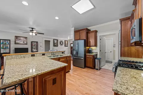 Kitchen - 208 Easterly Dr, New Bern, NC 28560 photo 4 of 5
