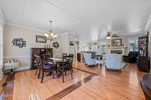 Dining - 208 Easterly Dr, New Bern, NC 28560 photo 1 of 3