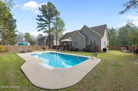 Exterior - 208 Easterly Dr, New Bern, NC 28560 photo 5 of 6