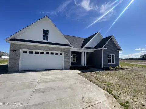 2753 Whitaker Glen Dr, Farmville, NC 27828
