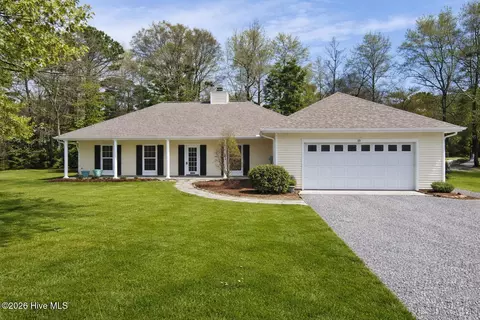 202 Fairway Dr, Hampstead, NC 28443