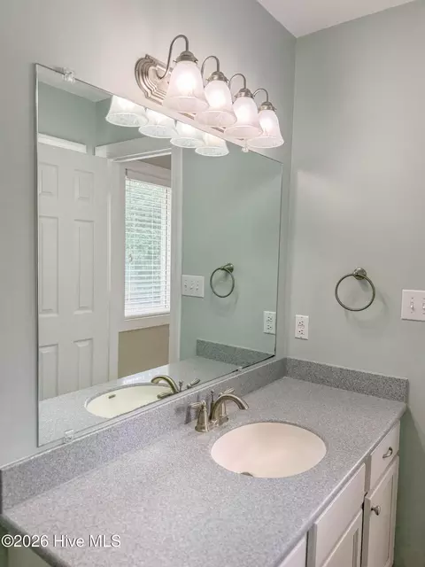 Bath - 202 Fairway Dr, Hampstead, NC 28443 photo 4 of 7