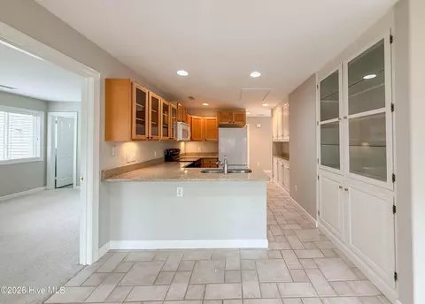 Kitchen - 202 Fairway Dr, Hampstead, NC 28443 photo 2 of 10