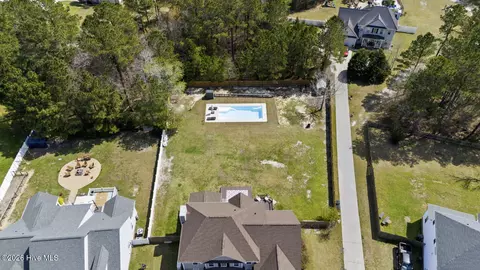 209 Middle Ridge Dr, Hubert, NC 28539