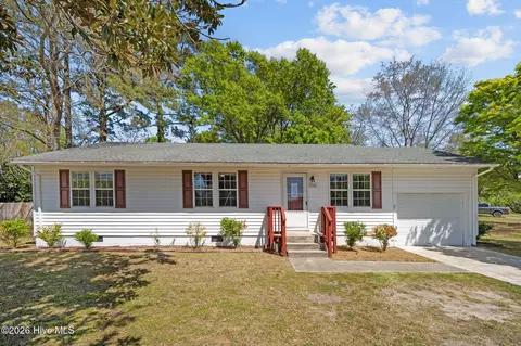 700 Henderson Dr, Jacksonville, NC 28540