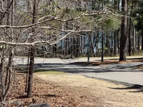172 James Dr, Seven Lakes, NC 27376