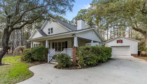 6474 Walden Pond Ln, Southport, NC 28461