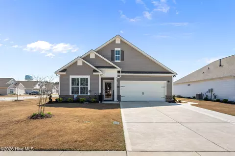 2001 Alizarin Ln, New Bern, NC 28562