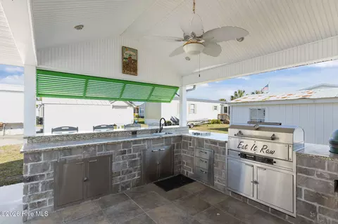 405 Snow Goose Ln, Newport, NC 28570