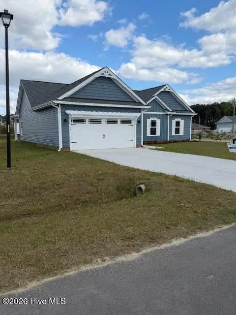 102 Sunny Acres Ln, Clinton, NC 28328