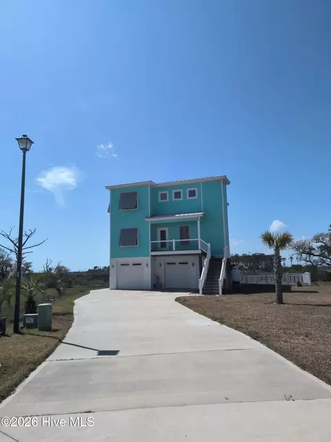 135 Jade St, Beaufort, NC 28516