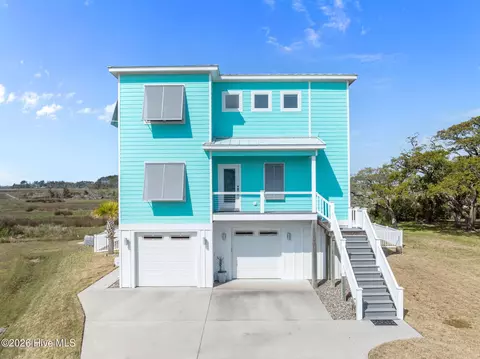 135 Jade St, Beaufort, NC 28516