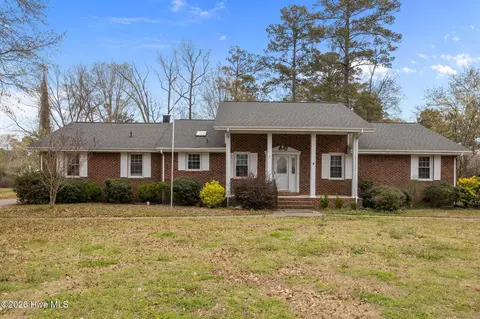 2882 Ivy Rd, Greenville, NC 27858