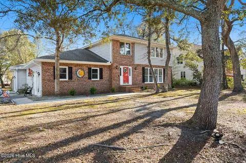 1706 Bay Tree Ct SW, Ocean Isle Beach, NC 28469