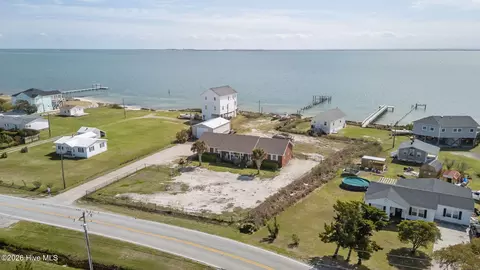 1286 Island Rd, Harkers Island, NC 28531