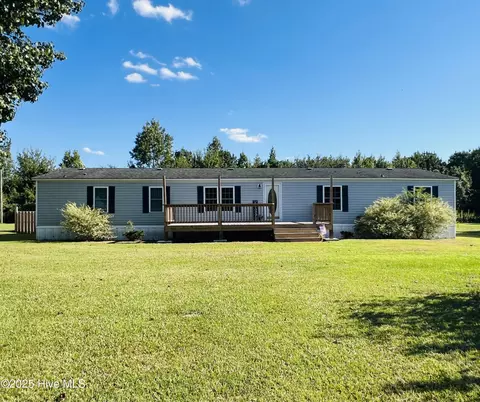 629 Old Snow Hill Rd, Ayden, NC 28513