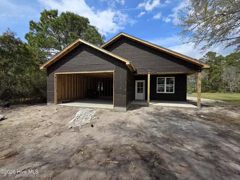 126 Kathy St, Sneads Ferry, NC 28460