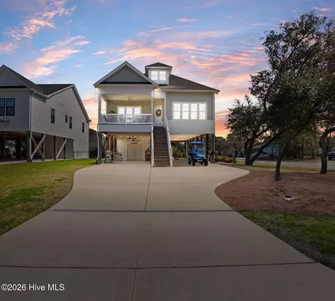 202 NE 64th St, Oak Island, NC 28465