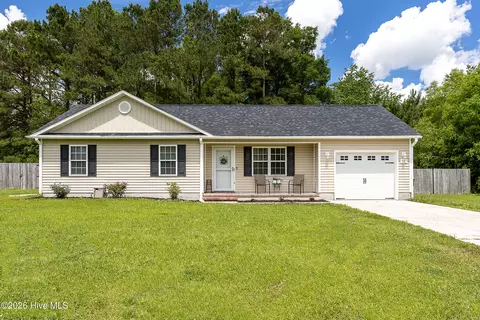 101 Woodbury Farm Dr, Jacksonville, NC 28540