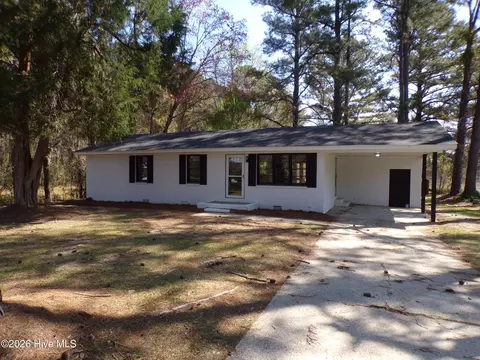 1525 Seven Creeks Hwy, Whiteville, NC 28472
