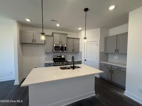34 Joyner Park Dr, Rocky Mount, NC 27803