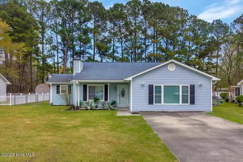 215 Devonshire Dr, Havelock, NC 28532