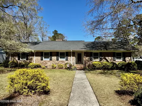 200 Elm St, Whiteville, NC 28472